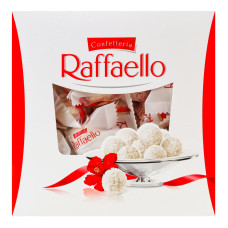 Цукерки хрусткі у кокосовій стружці з цілим мигдальним горіхом Raffaello к/у 260г